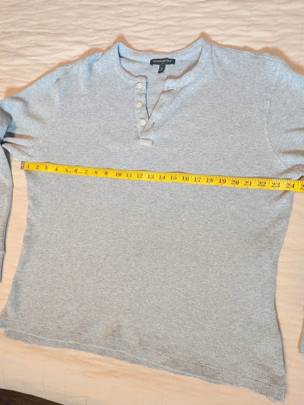 Banana Republic Gray Waffle Knit Henley Shirt XL Long Sleeve Soft Casual Top